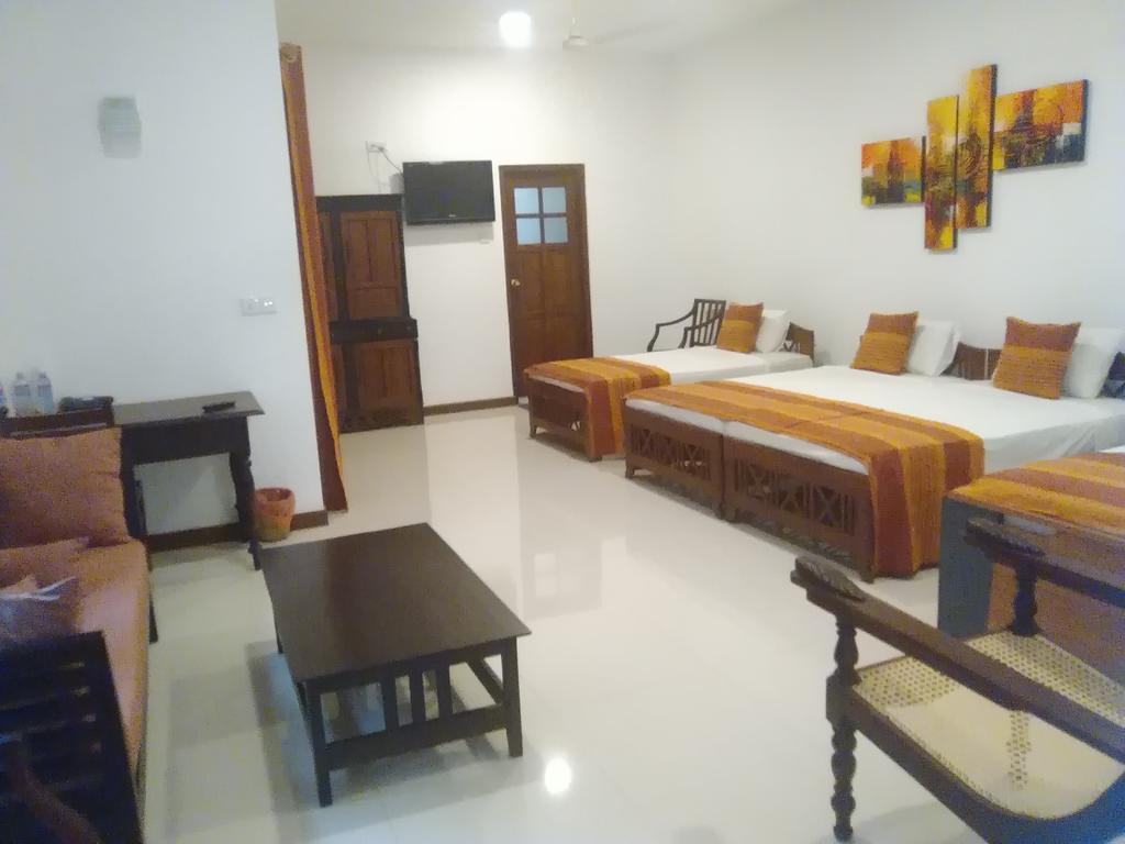 Hotel Sunflower Kataragama Exterior foto