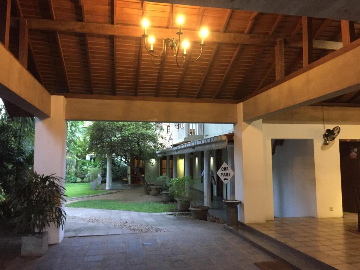 Hotel Sunflower Kataragama Exterior foto
